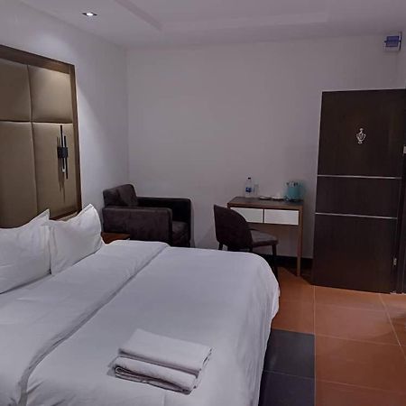 Hotel 35 Embassy لاغوس المظهر الخارجي الصورة