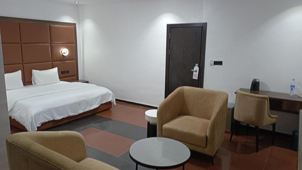 Hotel 35 Embassy لاغوس المظهر الخارجي الصورة