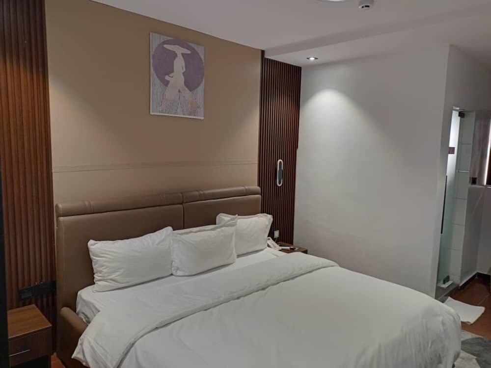 Hotel 35 Embassy لاغوس المظهر الخارجي الصورة
