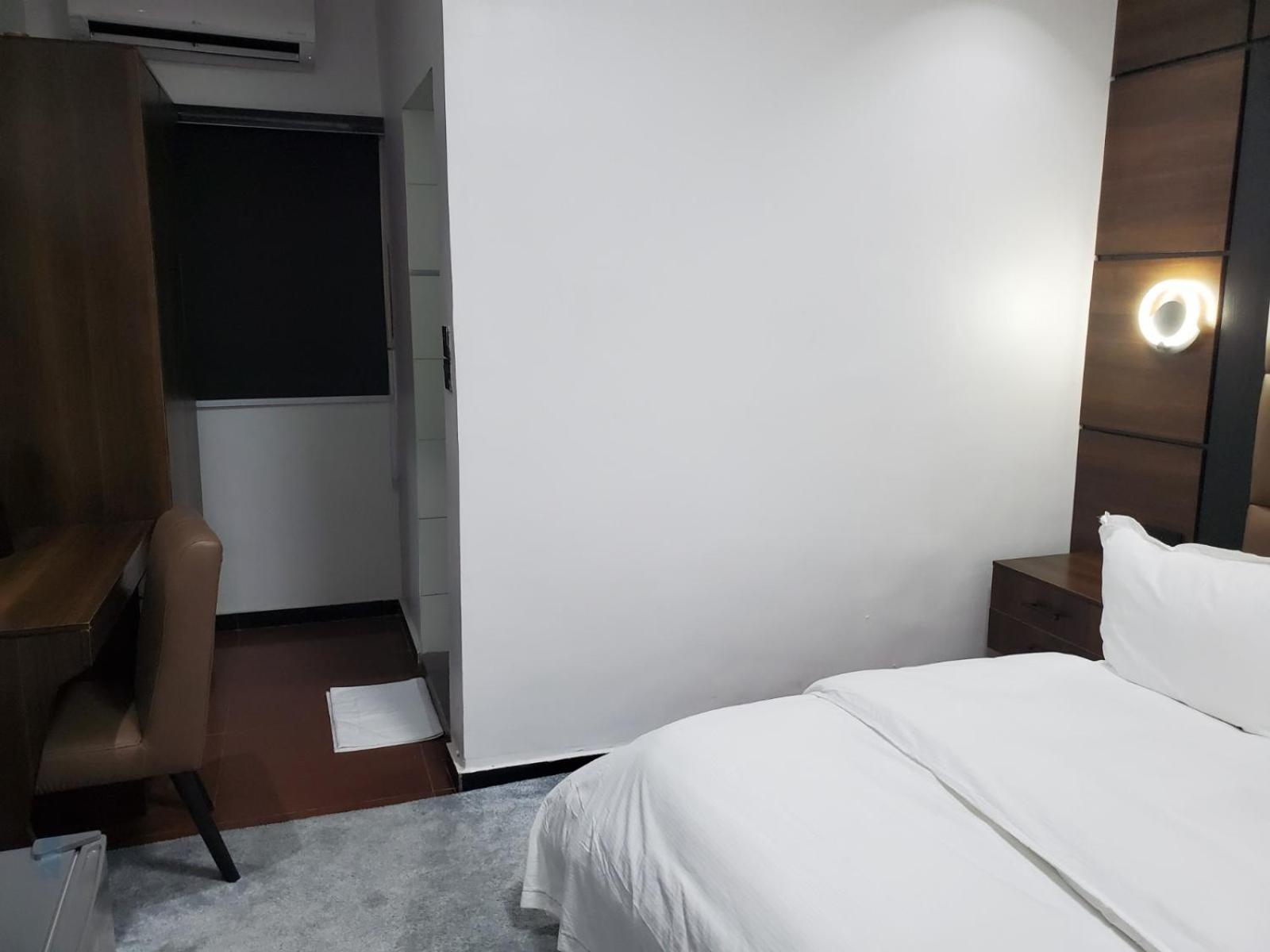 Hotel 35 Embassy لاغوس المظهر الخارجي الصورة